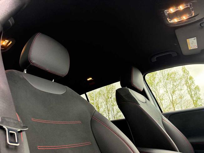 MERCEDES-BENZ GLB Photo 45