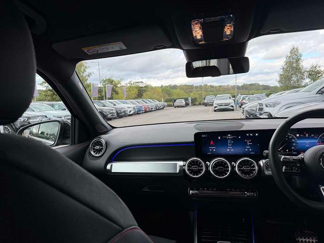 MERCEDES-BENZ GLB Photo 47