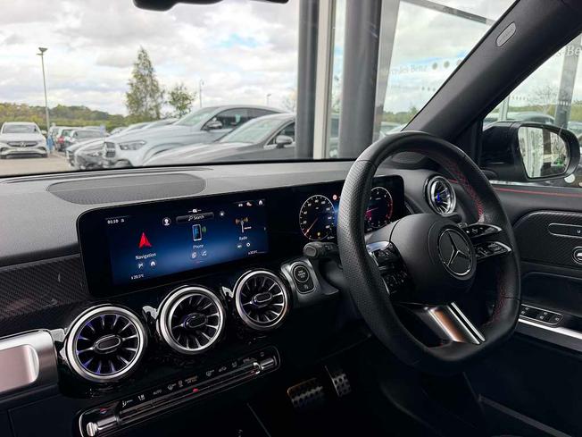 MERCEDES-BENZ GLB Photo 48