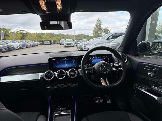 MERCEDES-BENZ GLB Photo 5