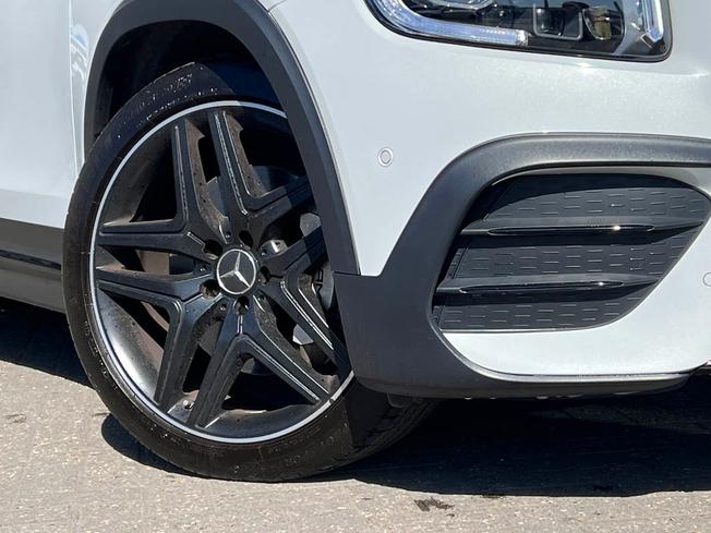 MERCEDES-BENZ GLB Photo 14