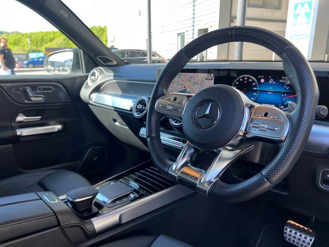 MERCEDES-BENZ GLB Photo 17