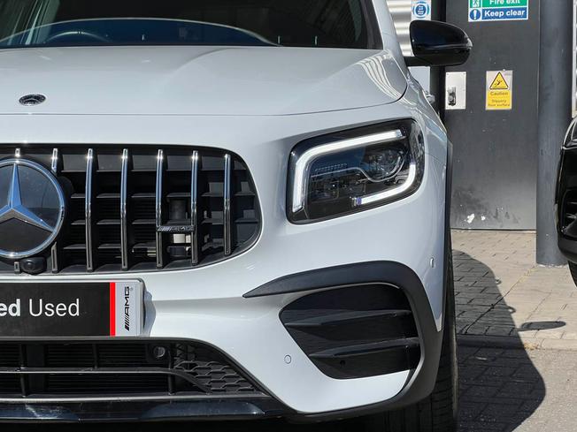 MERCEDES-BENZ GLB Photo 19