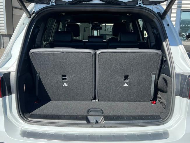 MERCEDES-BENZ GLB Photo 21