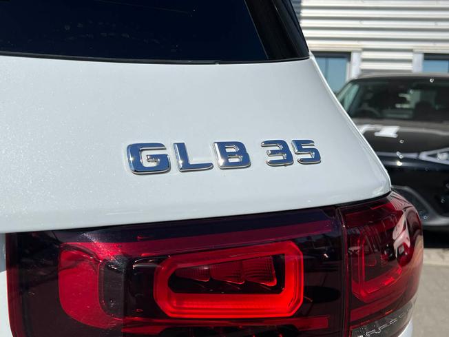 MERCEDES-BENZ GLB Photo 22