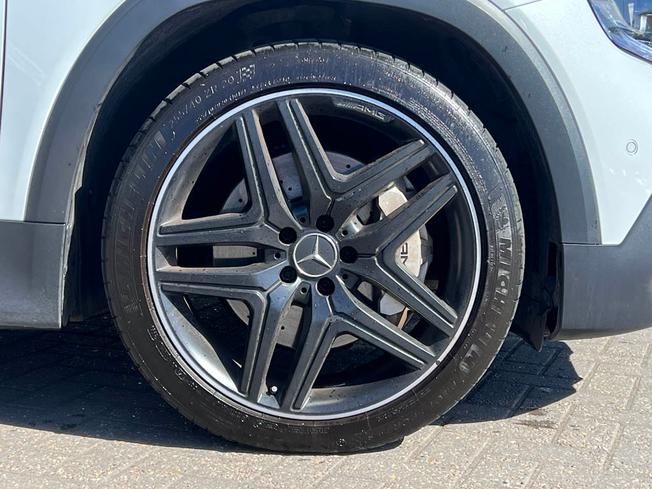 MERCEDES-BENZ GLB Photo 6