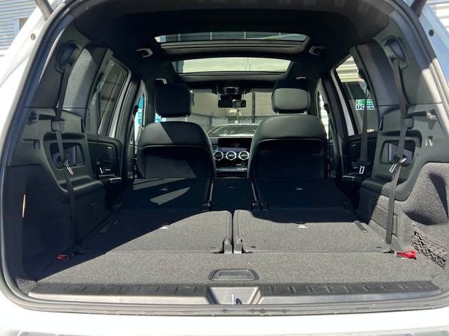 MERCEDES-BENZ GLB Photo 9
