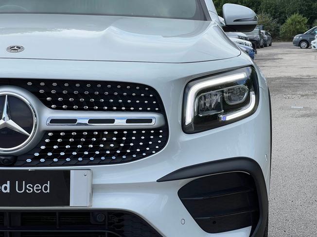 MERCEDES-BENZ GLB Photo 17