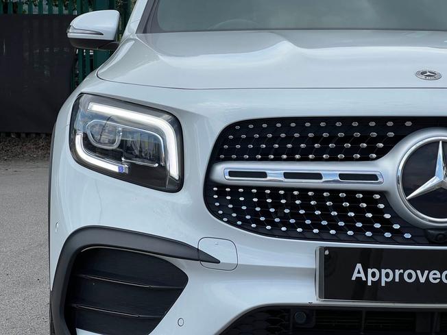 MERCEDES-BENZ GLB Photo 18