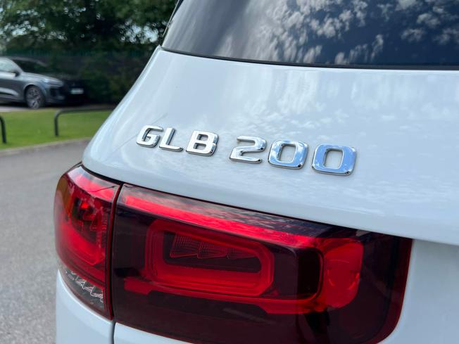MERCEDES-BENZ GLB Photo 19
