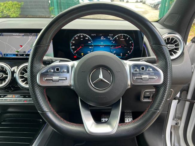 MERCEDES-BENZ GLB Photo 23
