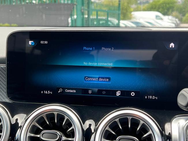 MERCEDES-BENZ GLB Photo 28