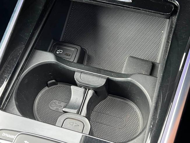 MERCEDES-BENZ GLB Photo 36