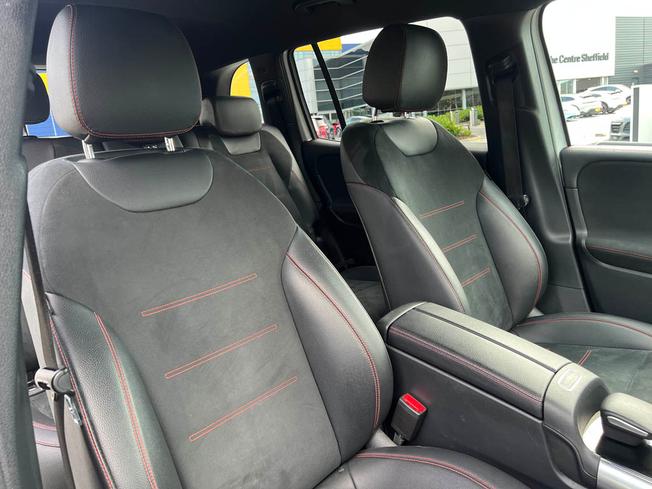 MERCEDES-BENZ GLB Photo 40