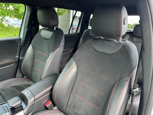 MERCEDES-BENZ GLB Photo 42