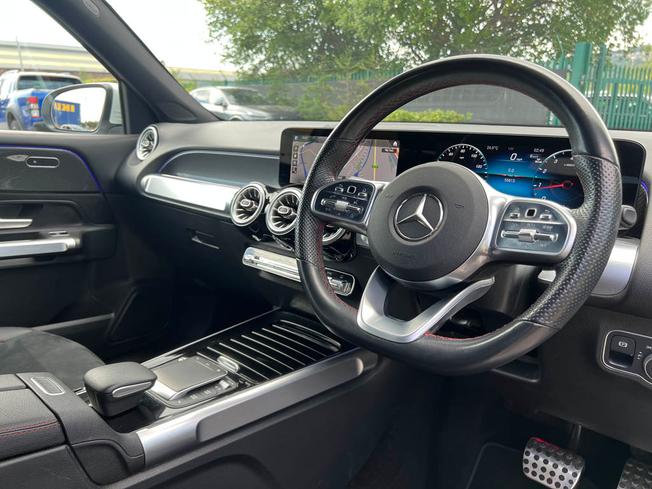 MERCEDES-BENZ GLB Photo 5