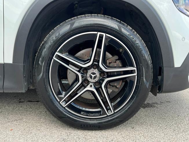 MERCEDES-BENZ GLB Photo 6