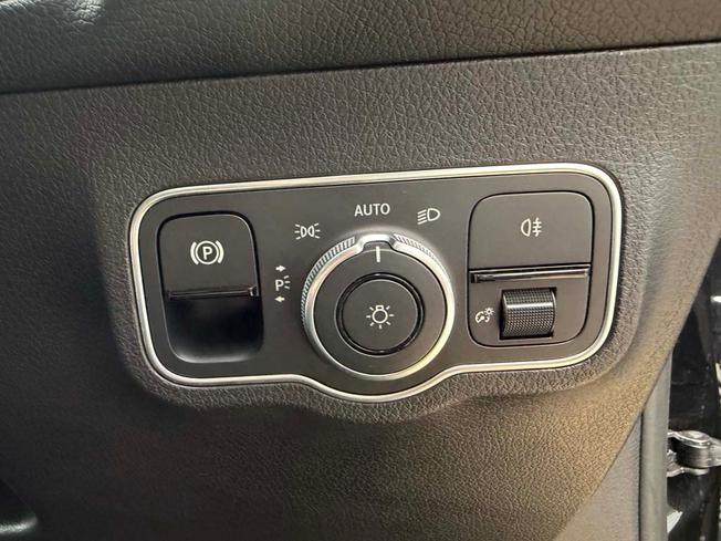 MERCEDES-BENZ Glb Photo 24