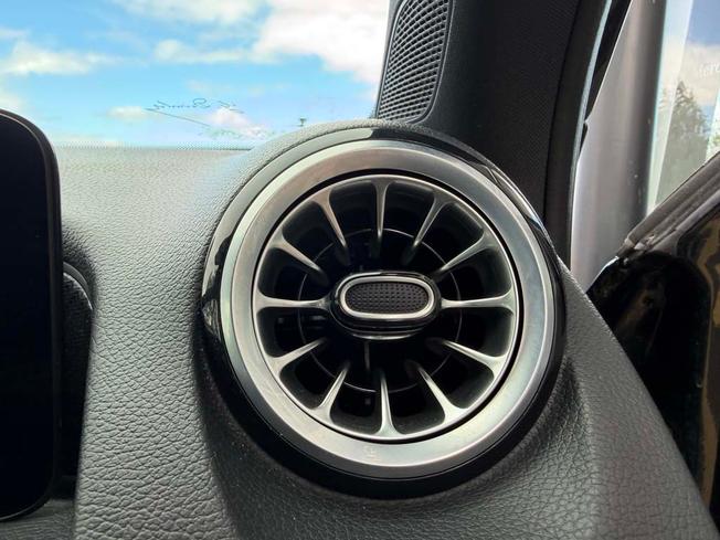 MERCEDES-BENZ Glb Photo 25