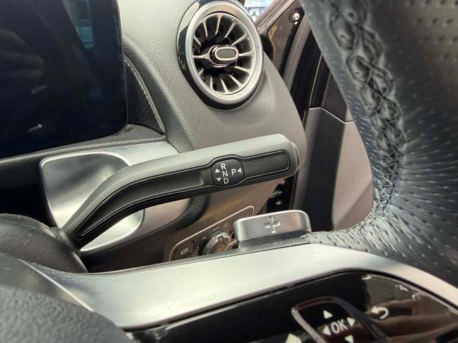 MERCEDES-BENZ Glb Photo 27