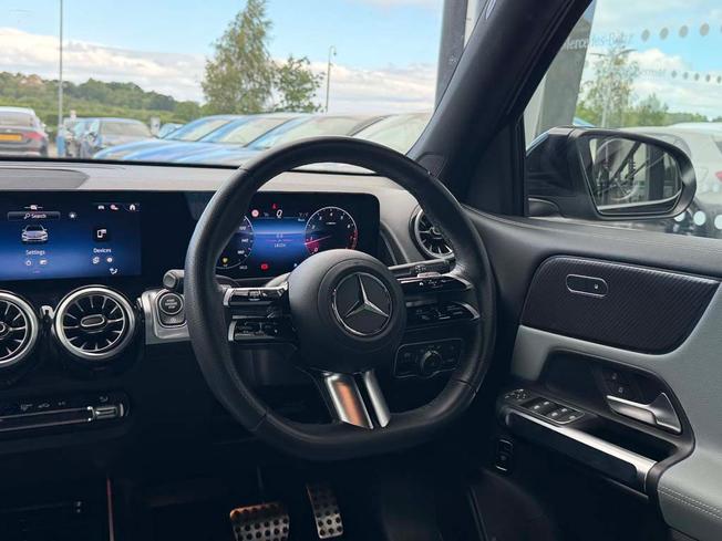MERCEDES-BENZ Glb Photo 40