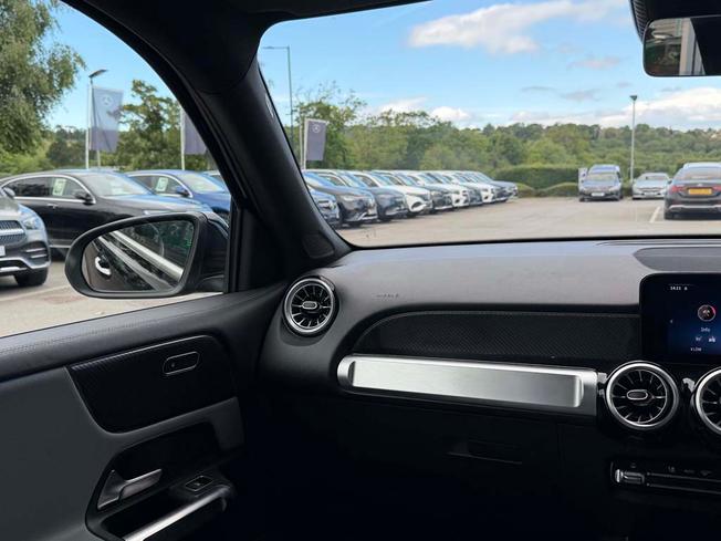 MERCEDES-BENZ Glb Photo 41