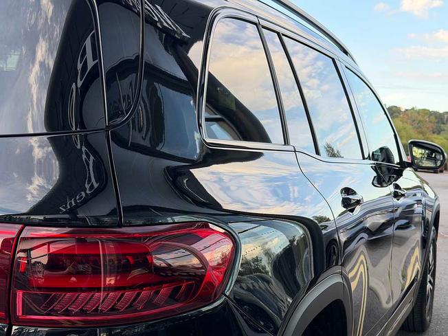 MERCEDES-BENZ GLB Photo 17