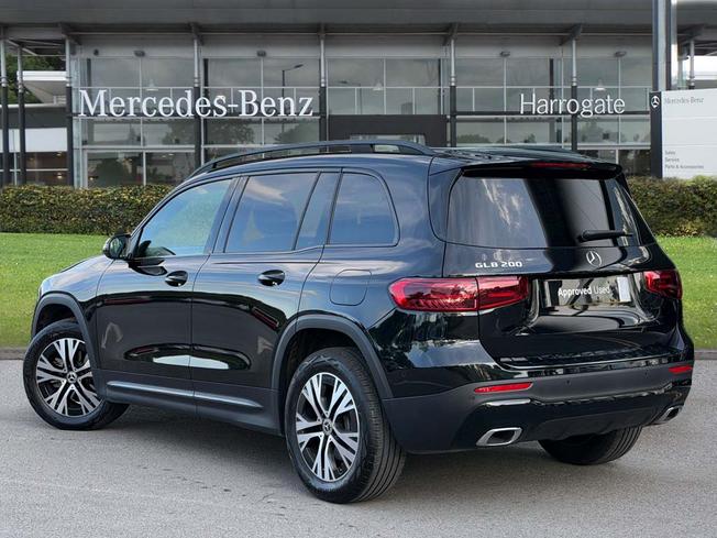 MERCEDES-BENZ GLB Photo 2