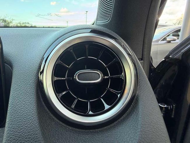 MERCEDES-BENZ GLB Photo 27