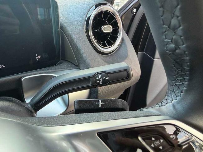 MERCEDES-BENZ GLB Photo 29