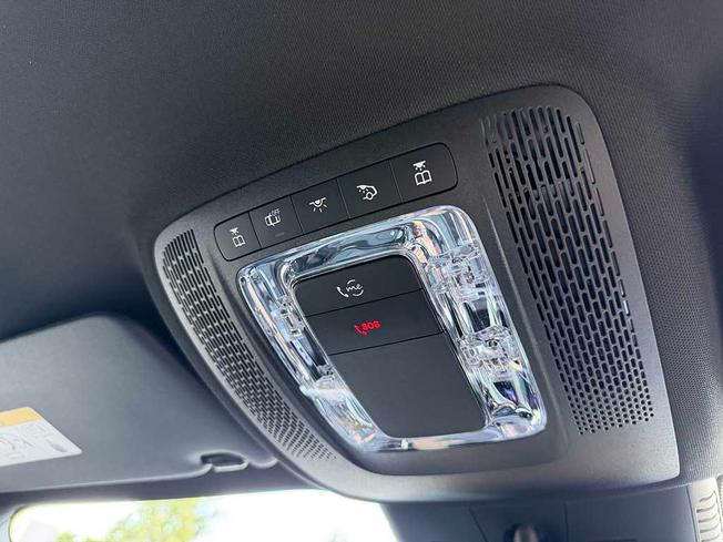 MERCEDES-BENZ GLB Photo 34