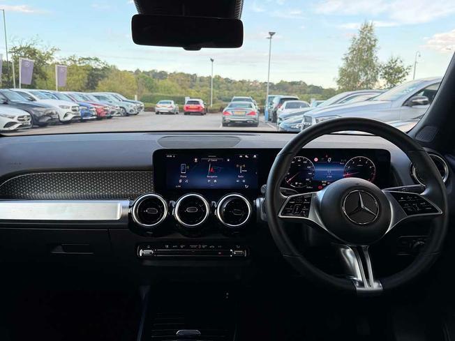 MERCEDES-BENZ GLB Photo 41