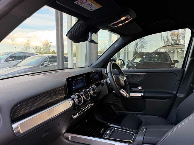 MERCEDES-BENZ GLB Photo 43