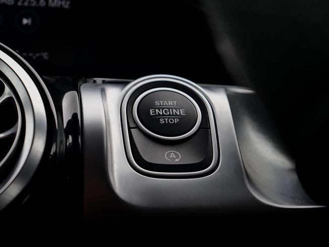 MERCEDES-BENZ GLB Photo 18