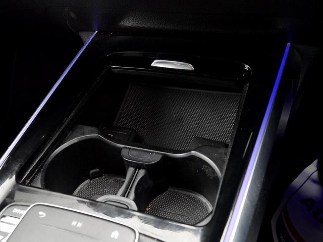 MERCEDES-BENZ GLB Photo 19