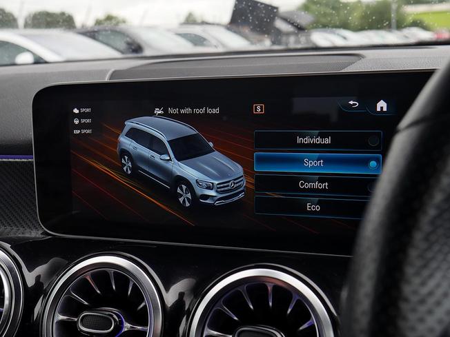 MERCEDES-BENZ GLB Photo 28