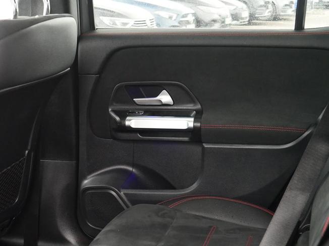 MERCEDES-BENZ GLB Photo 39