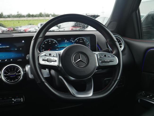 MERCEDES-BENZ GLB Photo 40