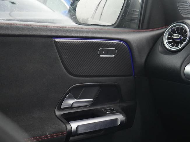 MERCEDES-BENZ GLB Photo 42
