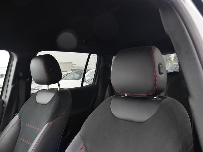 MERCEDES-BENZ GLB Photo 45
