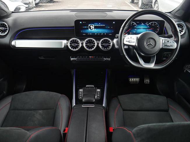 MERCEDES-BENZ GLB Photo 5