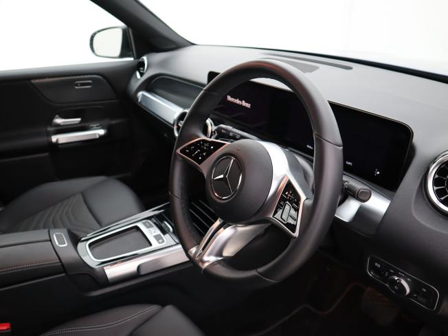 MERCEDES-BENZ GLB Photo 13