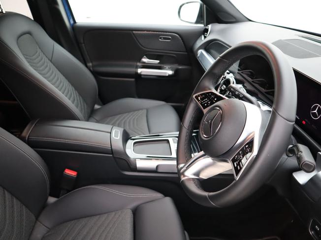 MERCEDES-BENZ GLB Photo 15