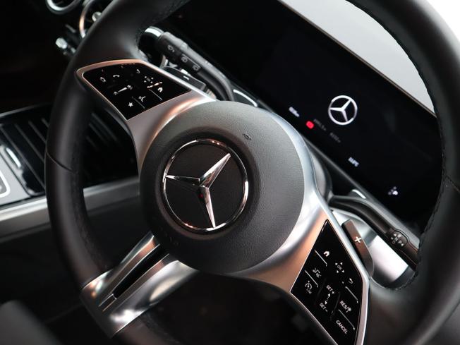 MERCEDES-BENZ GLB Photo 16