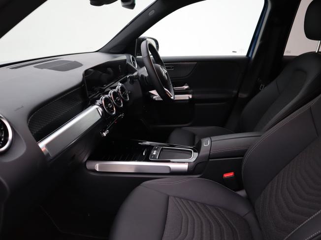 MERCEDES-BENZ GLB Photo 17