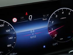 MERCEDES-BENZ GLB Photo 4