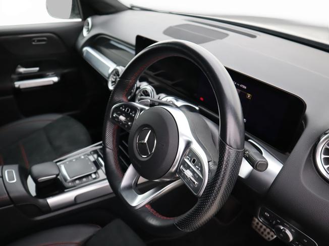 MERCEDES-BENZ GLB Photo 12