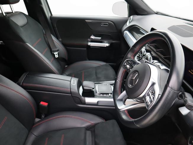MERCEDES-BENZ GLB Photo 14