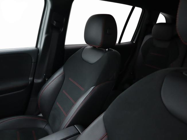 MERCEDES-BENZ GLB Photo 17