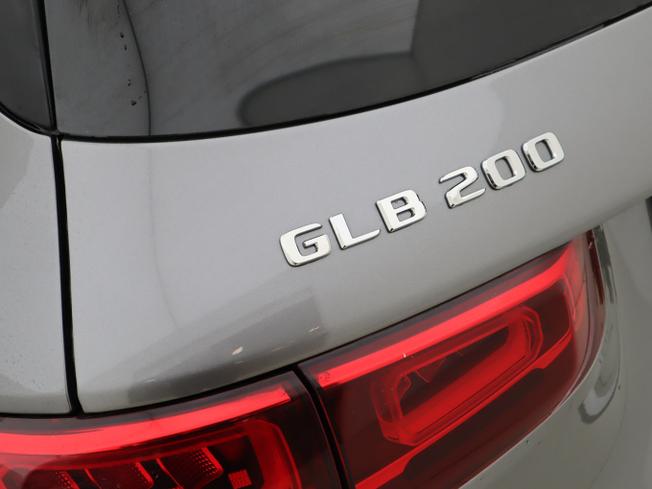 MERCEDES-BENZ GLB Photo 23